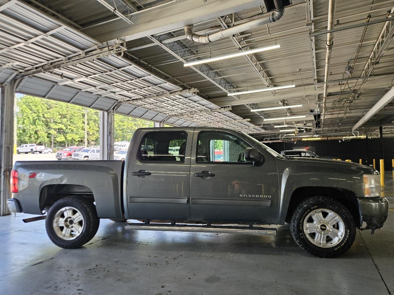 Chevrolet Silverado 1500 4WD Crew Cab 143.5" LT 2011
