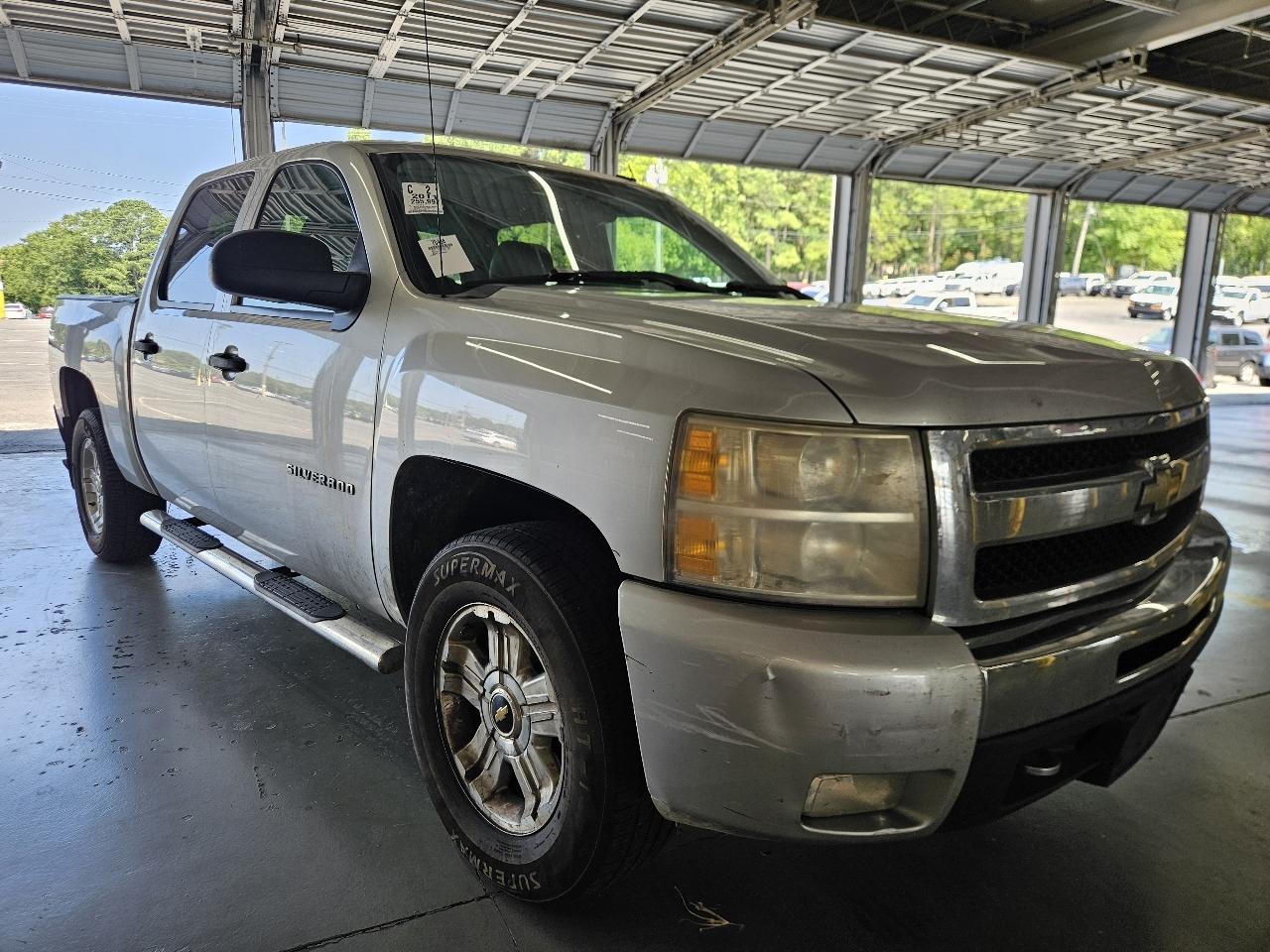 Chevrolet Silverado 1500 4WD Crew Cab 143.5" LT 2011
