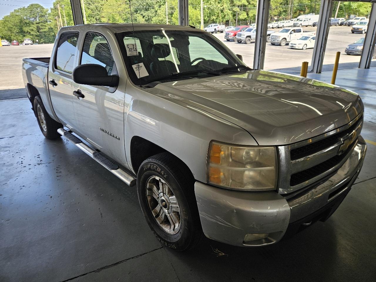 Chevrolet Silverado 1500 4WD Crew Cab 143.5" LT 2011