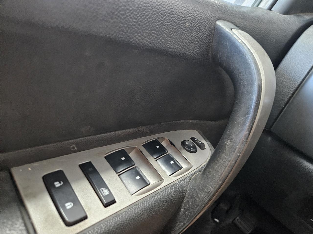Chevrolet Silverado 1500 4WD Crew Cab 143.5" LT 2011