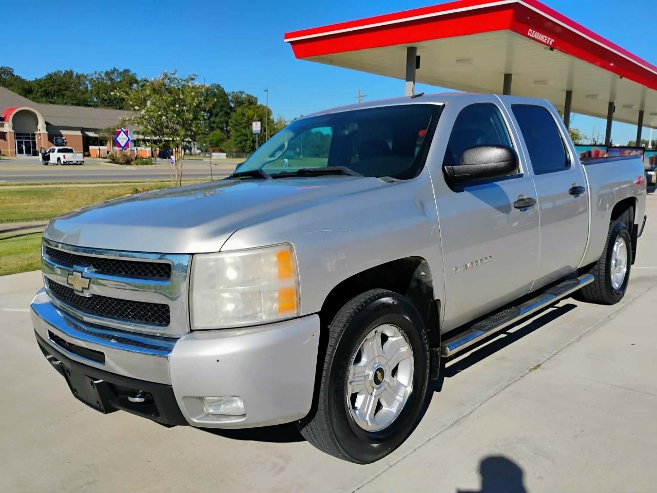 2011 Chevrolet Silverado 1500 4WD Crew Cab 143.5" LT