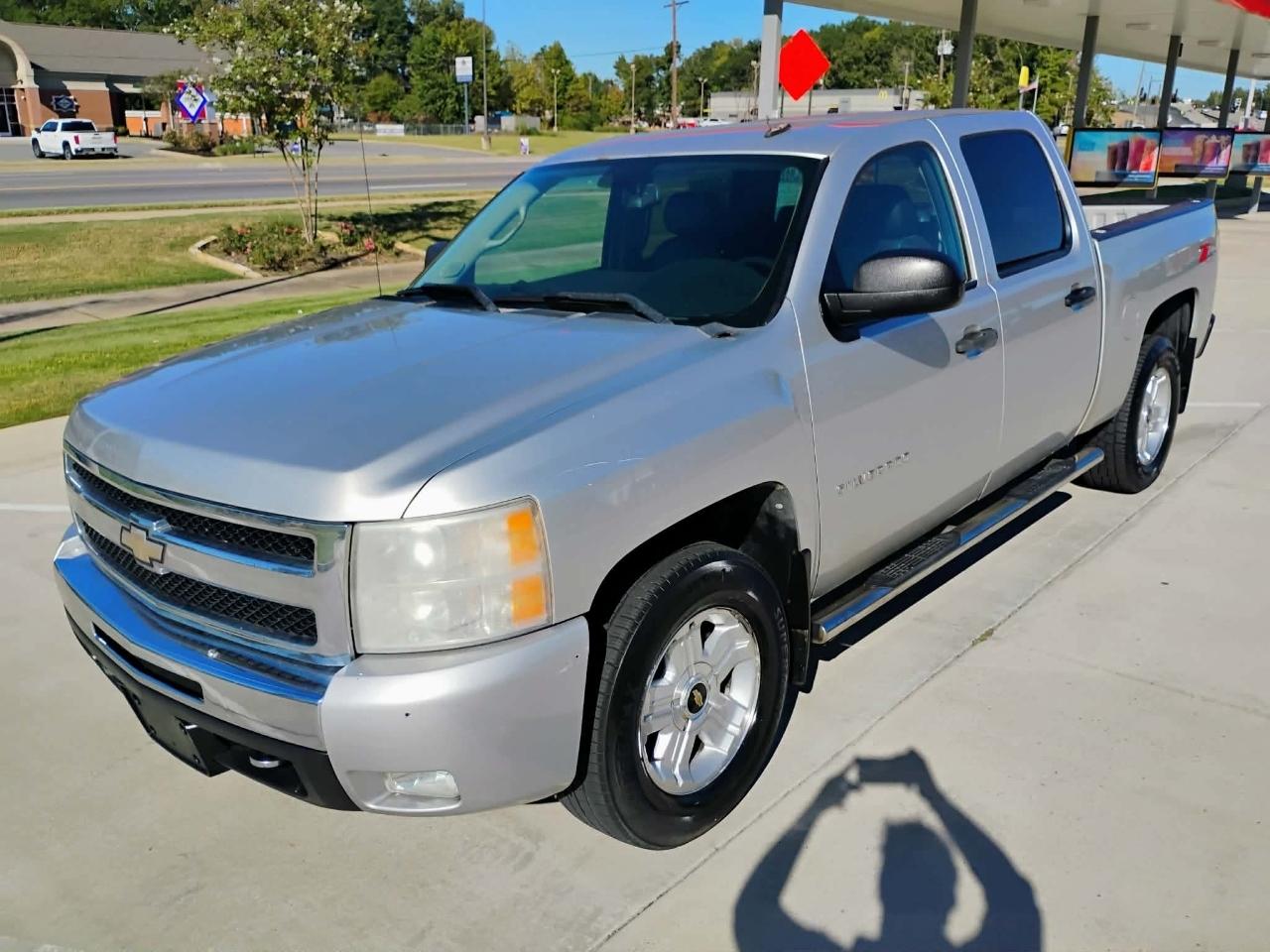 Chevrolet Silverado 1500 4WD Crew Cab 143.5" LT 2011