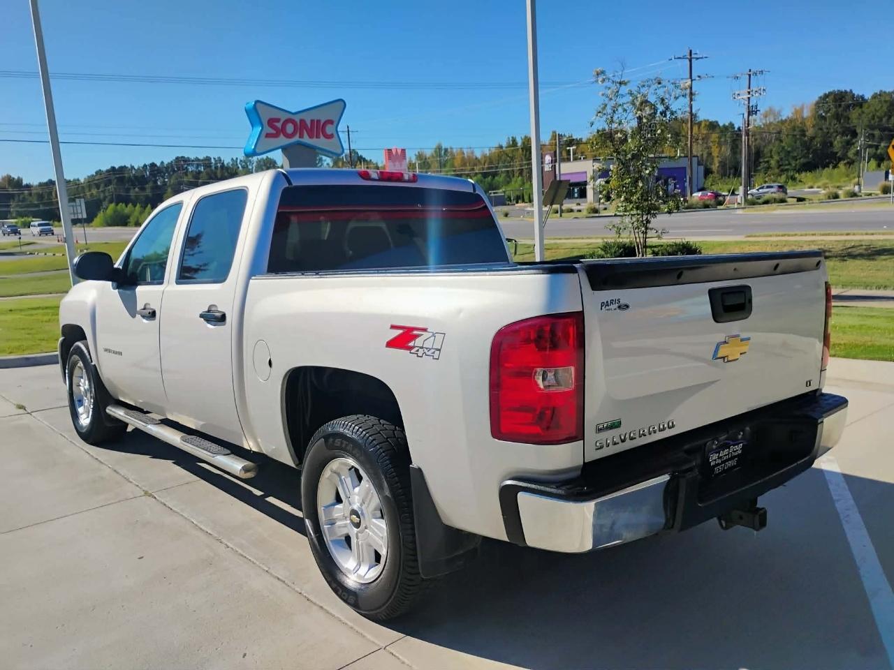Chevrolet Silverado 1500 4WD Crew Cab 143.5" LT 2011
