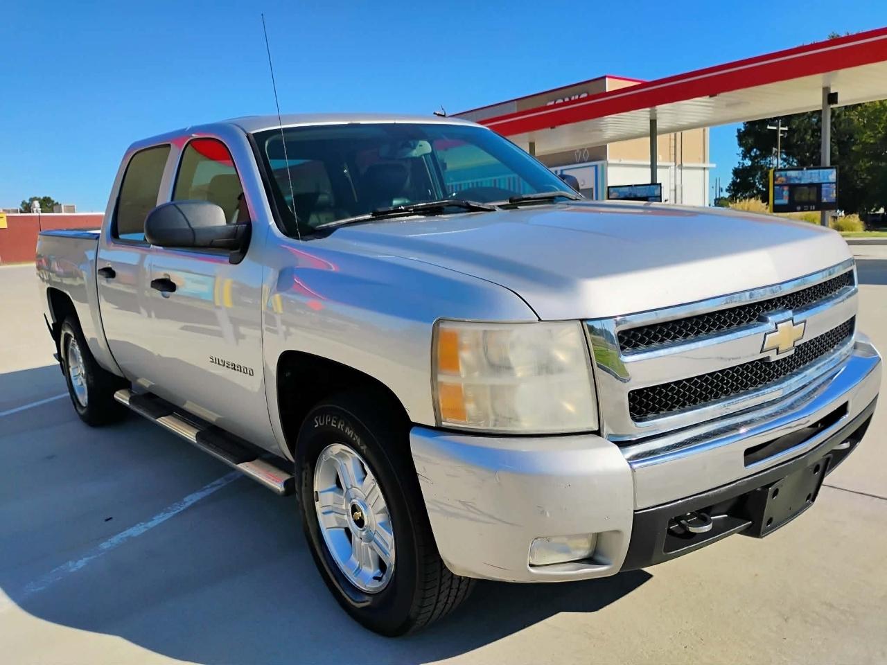 Chevrolet Silverado 1500 4WD Crew Cab 143.5" LT 2011