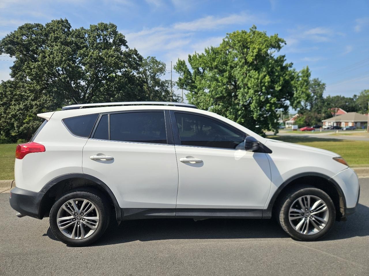 Toyota RAV4 FWD 4dr LE (Natl) 2014