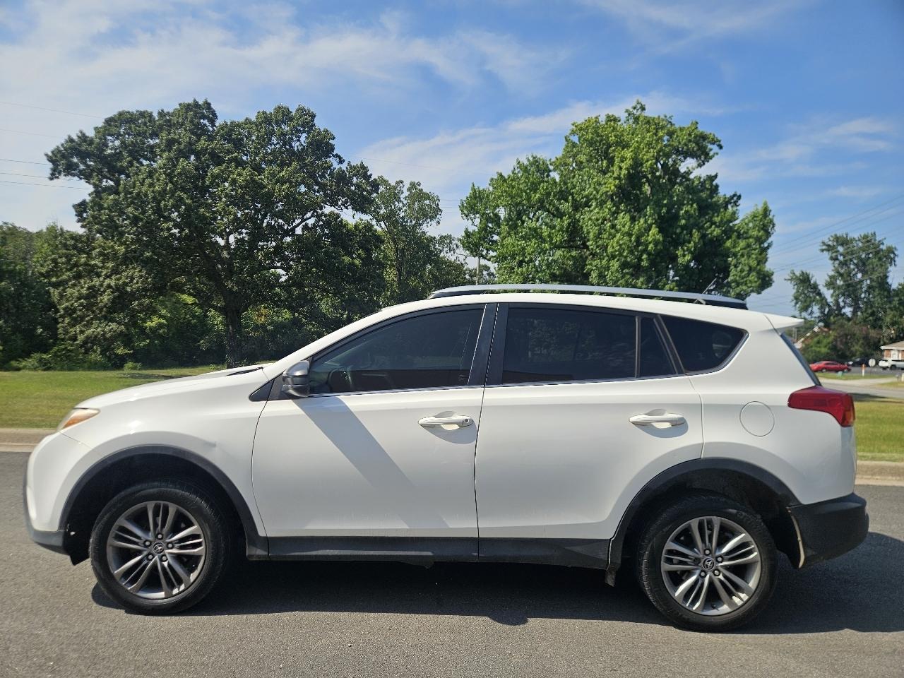 Toyota RAV4 FWD 4dr LE (Natl) 2014
