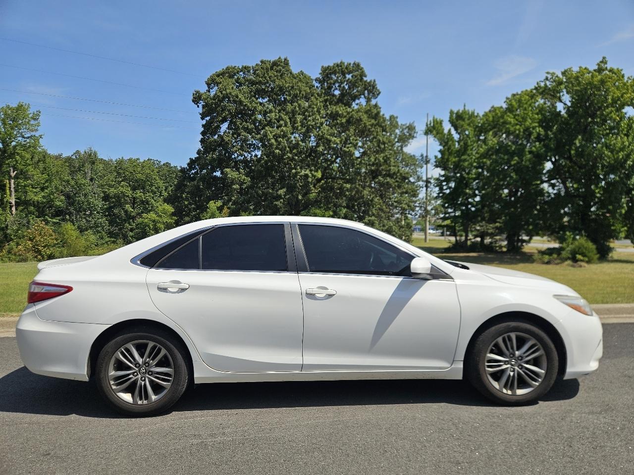 Toyota Camry XLE Auto (Natl) 2017