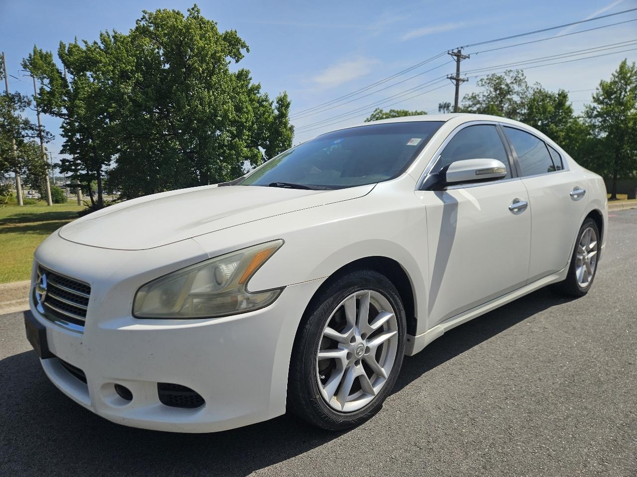 Nissan Maxima 4dr Sdn V6 CVT 3.5 SV 2011