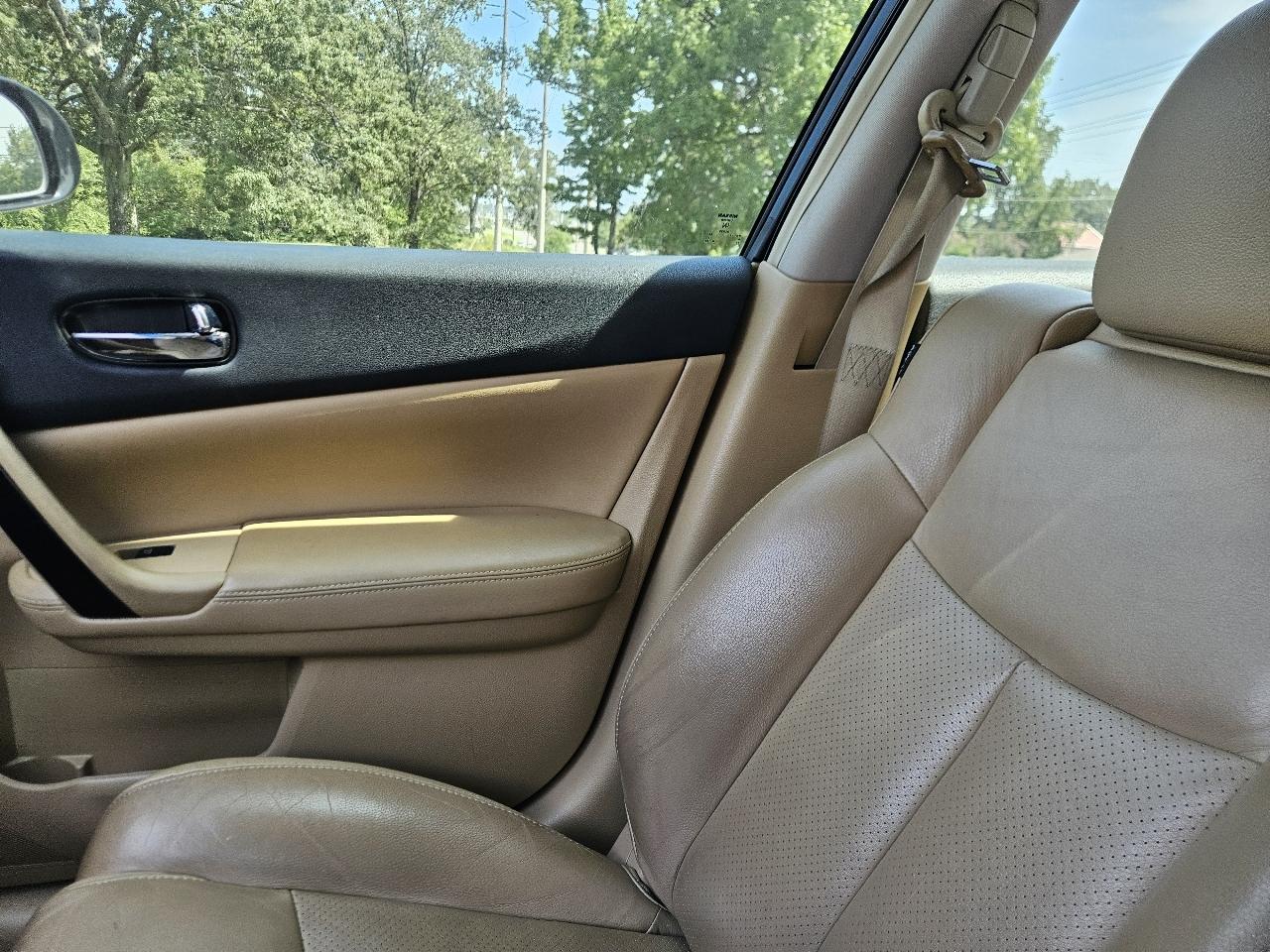 Nissan Maxima 4dr Sdn V6 CVT 3.5 SV 2011