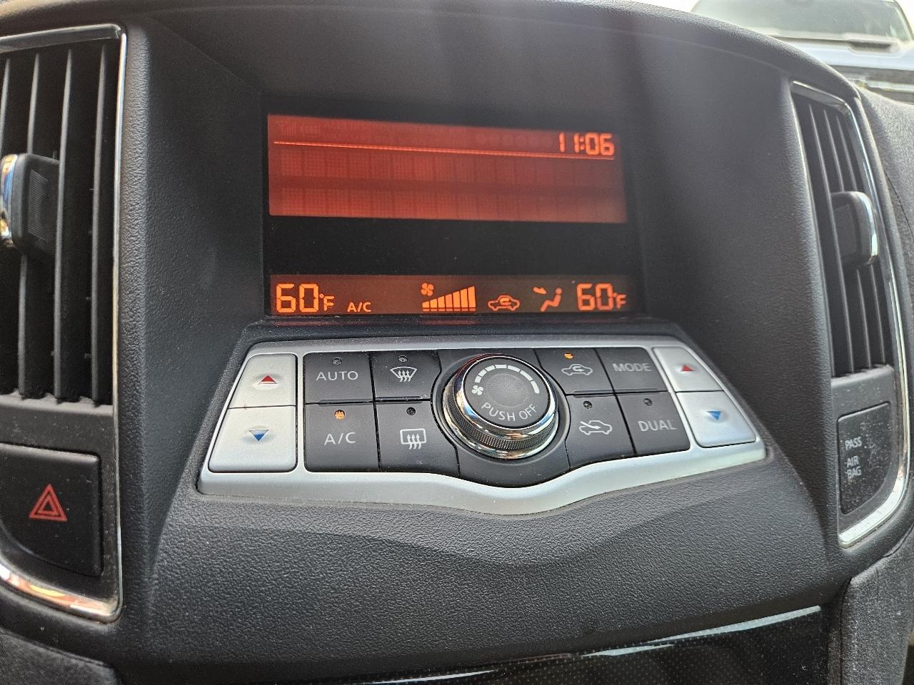 Nissan Maxima 4dr Sdn V6 CVT 3.5 SV 2011