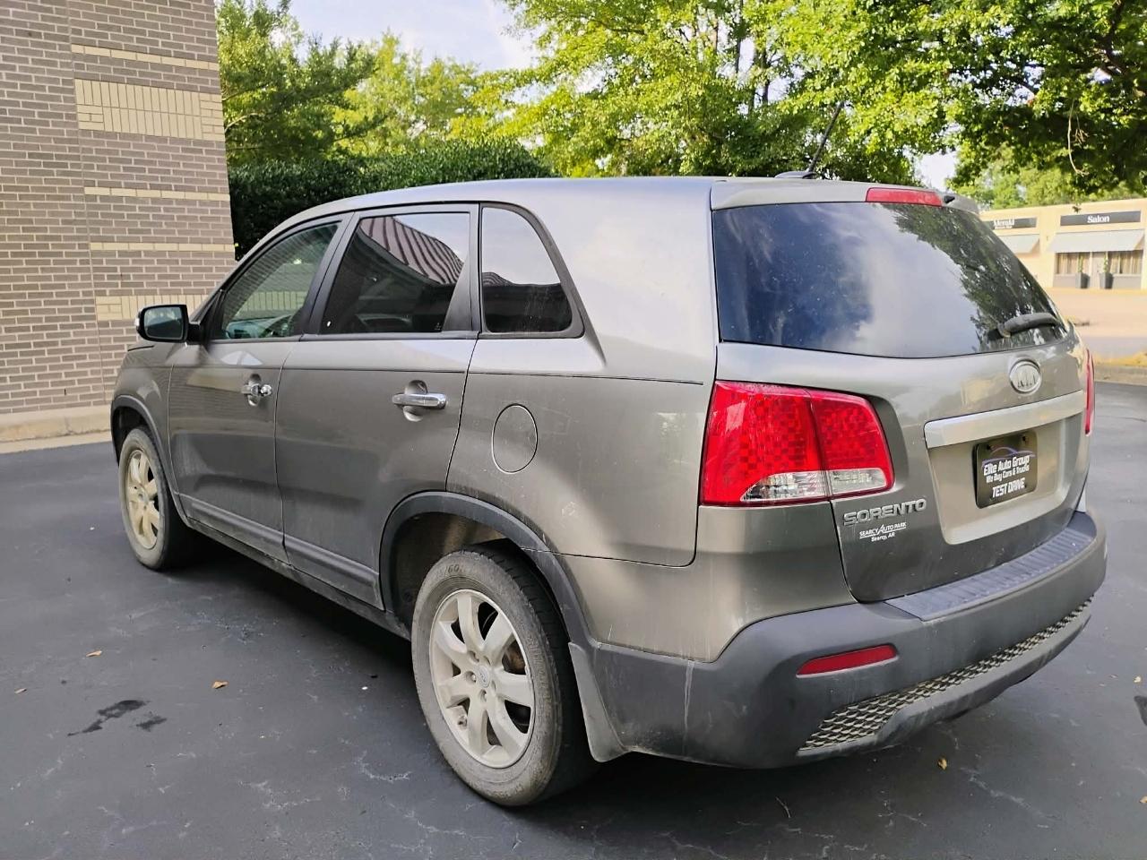 Kia Sorento 2WD 4dr I4 LX 2012