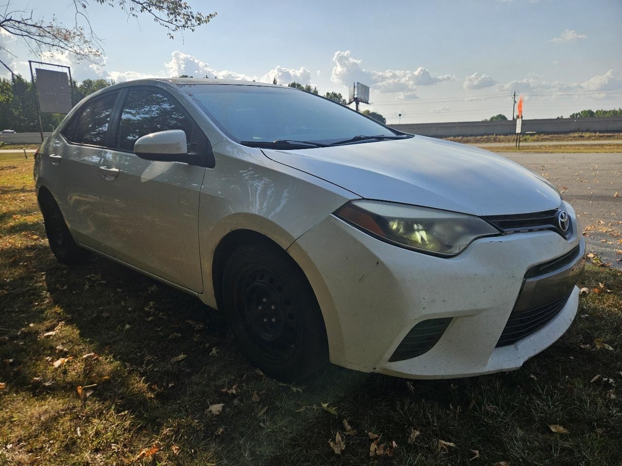 Toyota Corolla 4dr Sdn CVT LE Premium (Natl) 2015