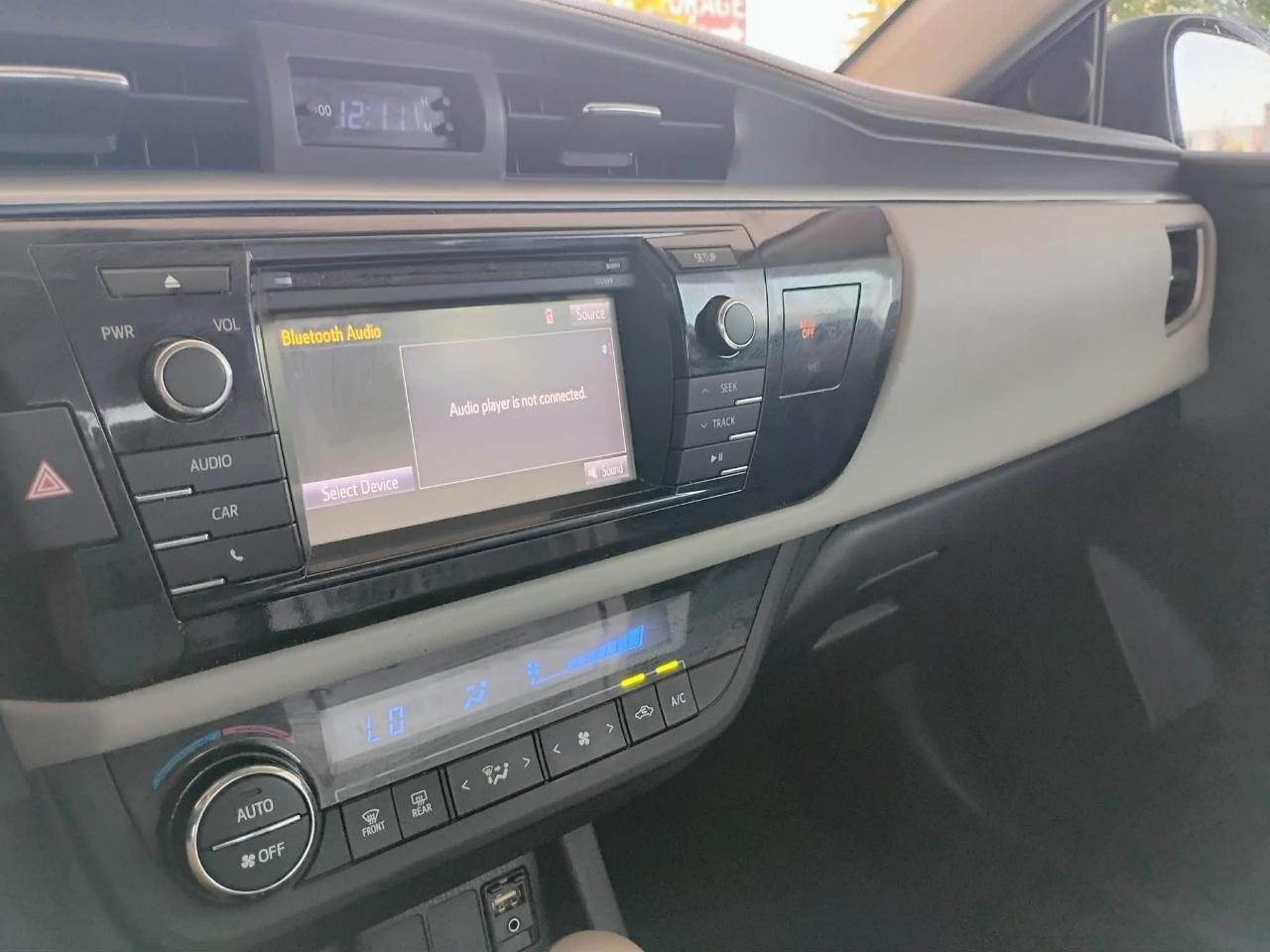 Toyota Corolla 4dr Sdn CVT LE Premium (Natl) 2015