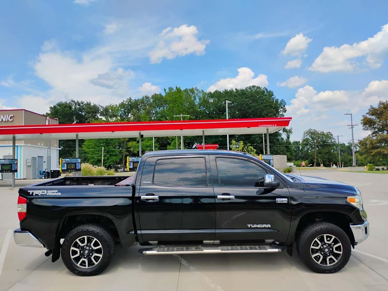 Toyota Tundra 2WD Truck CrewMax 5.7L V8 6-Spd AT LTD (Natl) 2015