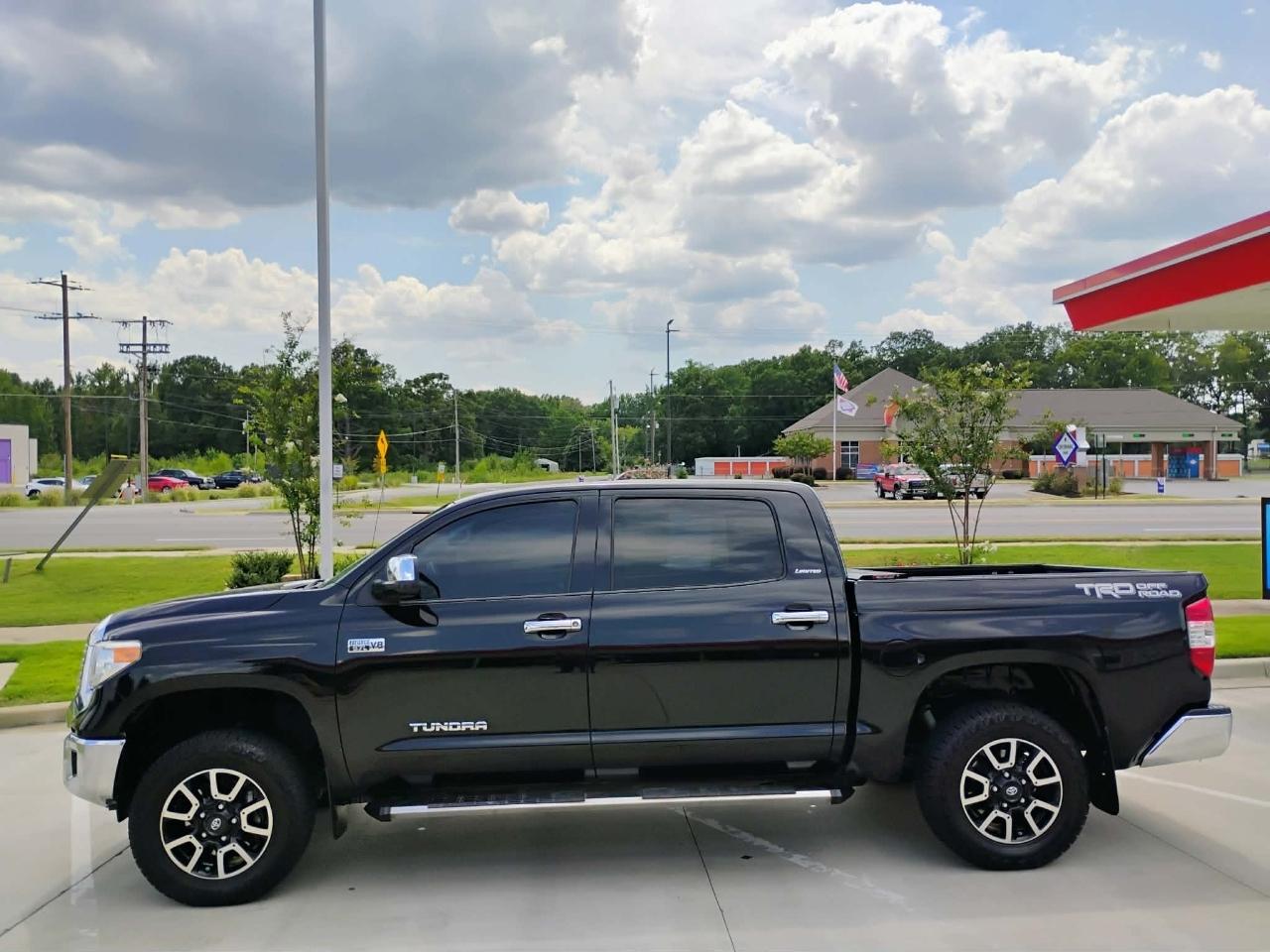 Toyota Tundra 2WD Truck CrewMax 5.7L V8 6-Spd AT LTD (Natl) 2015