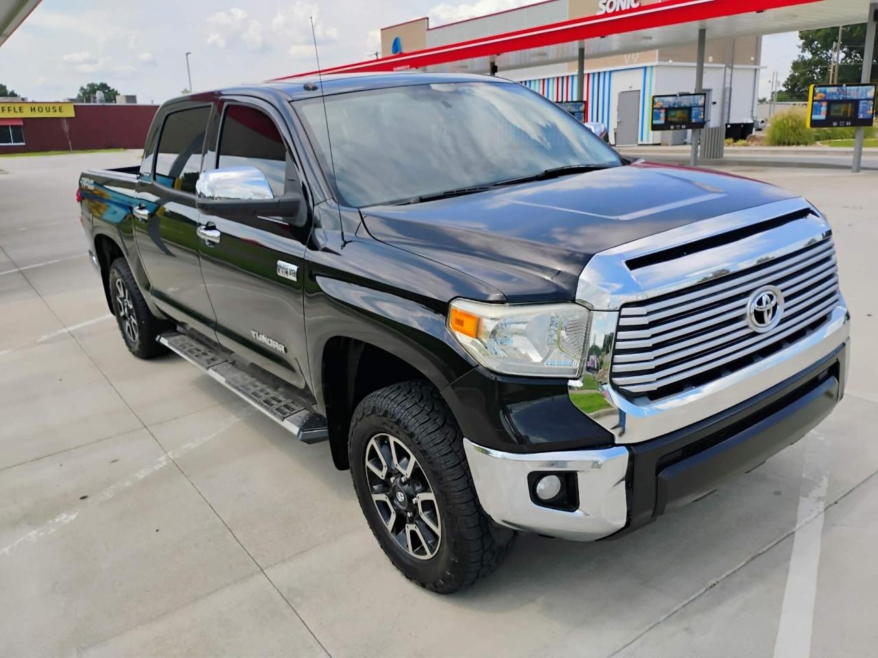 Toyota Tundra 2WD Truck CrewMax 5.7L V8 6-Spd AT LTD (Natl) 2015