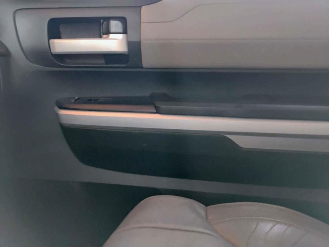 Toyota Tundra 2WD Truck CrewMax 5.7L V8 6-Spd AT LTD (Natl) 2015