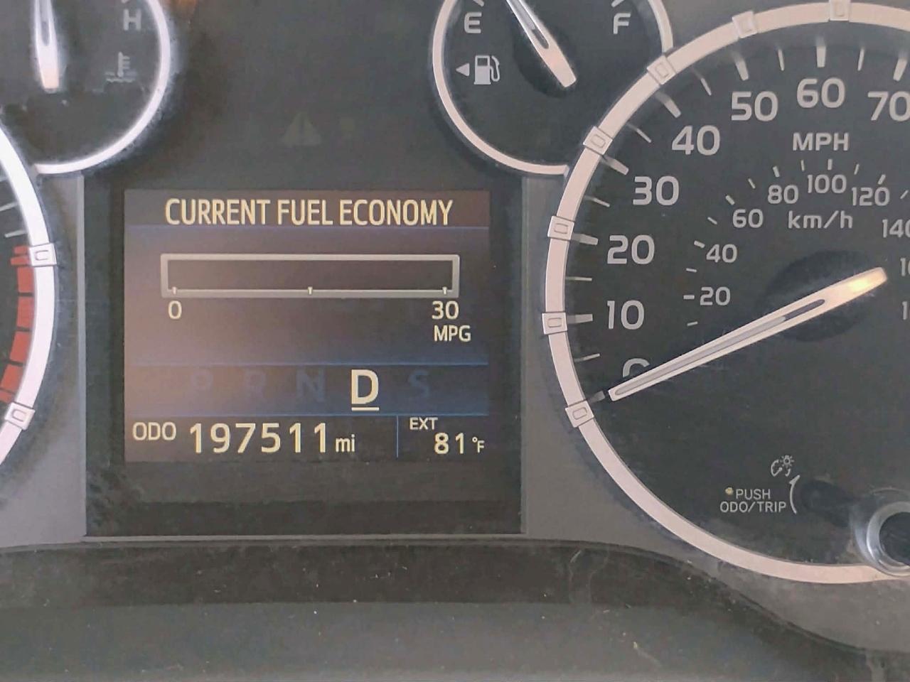 Toyota Tundra 2WD Truck CrewMax 5.7L V8 6-Spd AT LTD (Natl) 2015