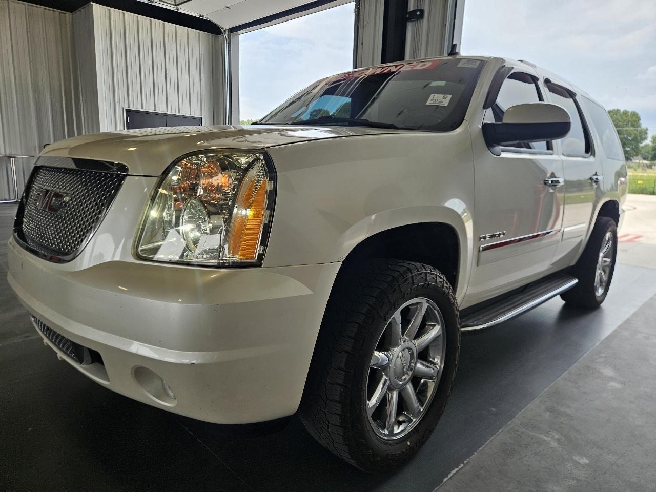 GMC Yukon 2WD 4dr 1500 Denali 2011