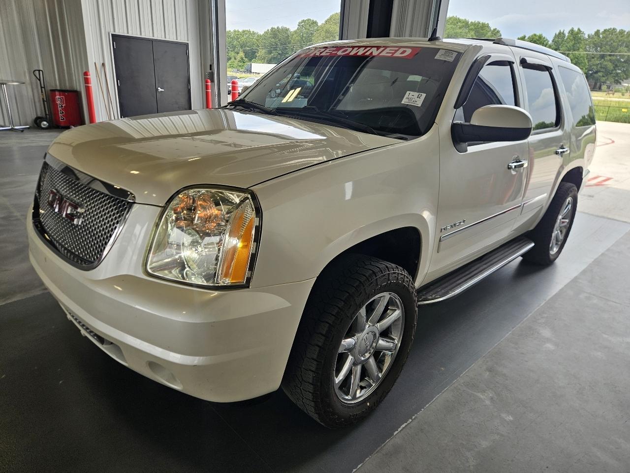 GMC Yukon 2WD 4dr 1500 Denali 2011