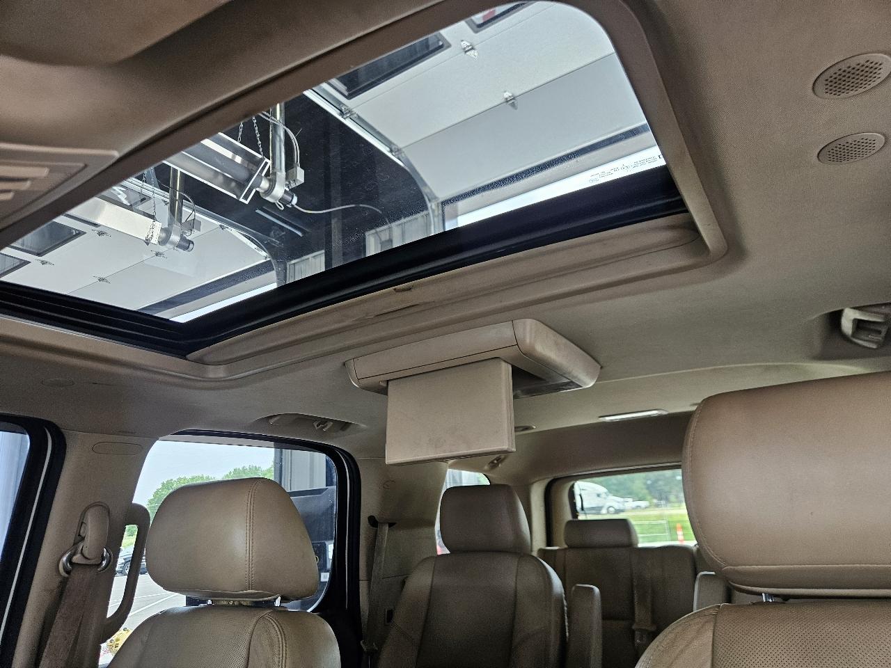 GMC Yukon 2WD 4dr 1500 Denali 2011