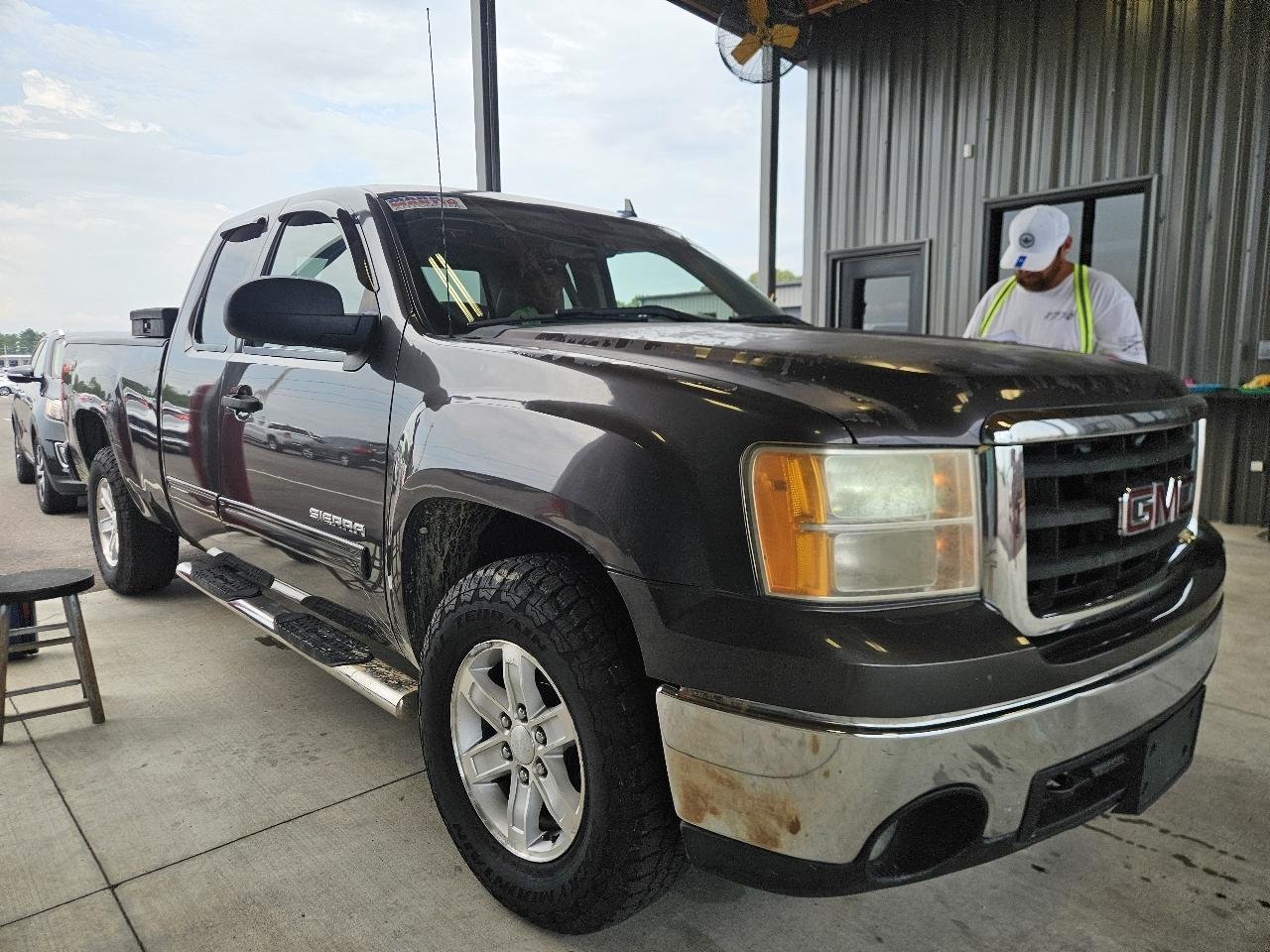 GMC Sierra 1500 4WD Ext Cab 143.5" SLE 2011