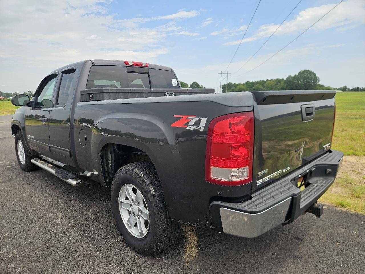 GMC Sierra 1500 4WD Ext Cab 143.5" SLE 2011