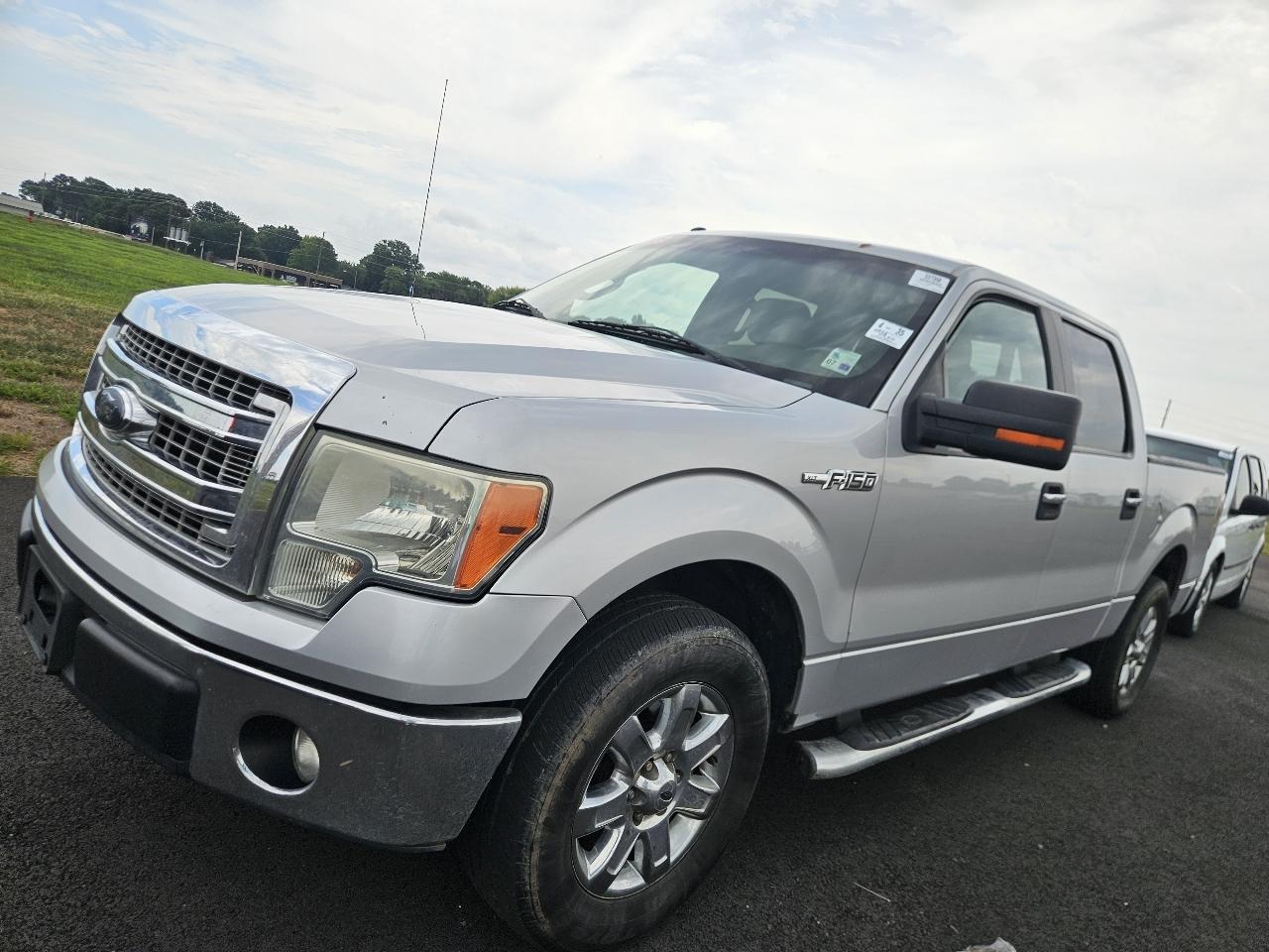 Ford F-150 2WD SuperCrew 145" Platinum 2014