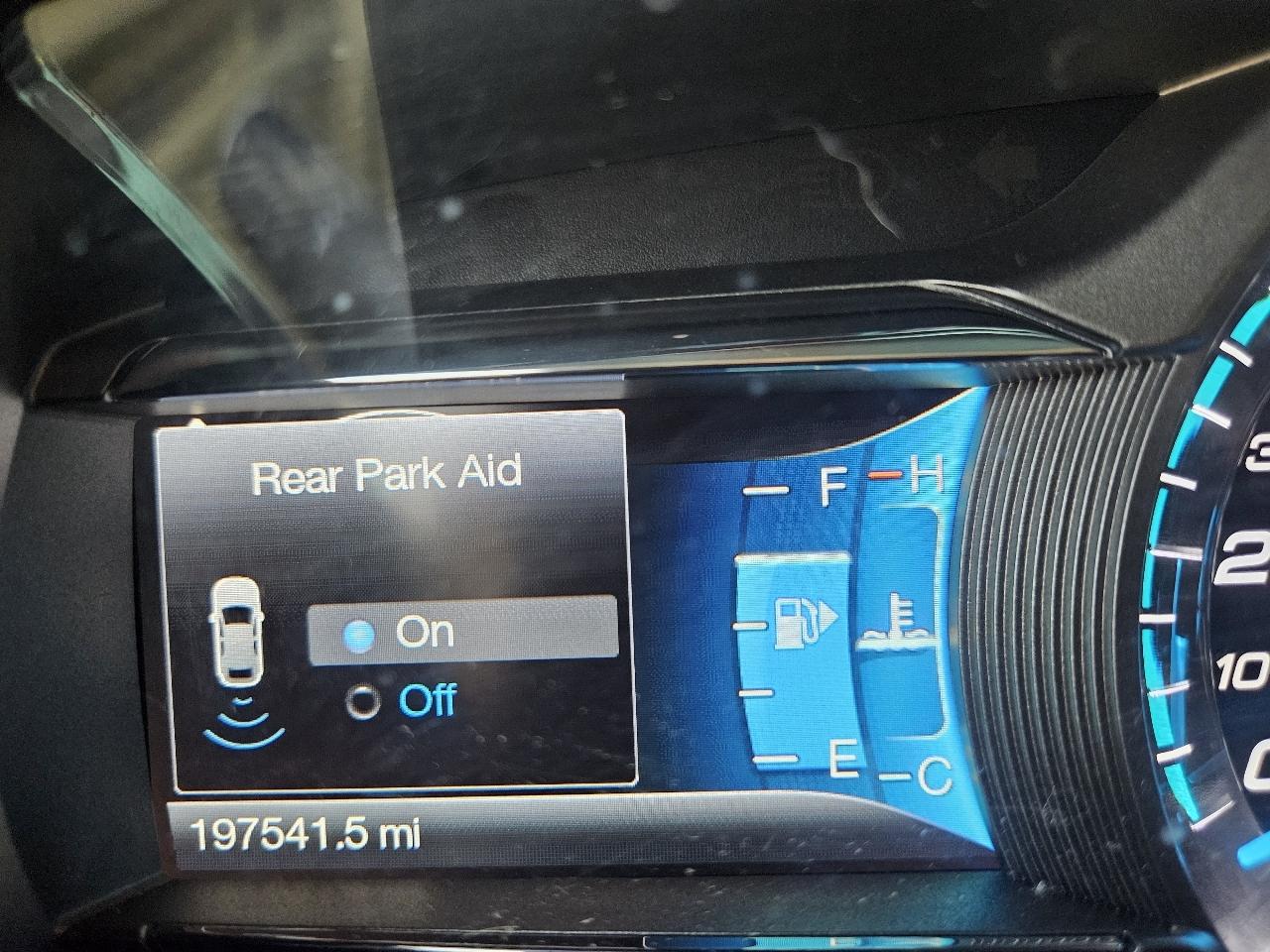 Ford Taurus 4dr Sdn Limited FWD 2015