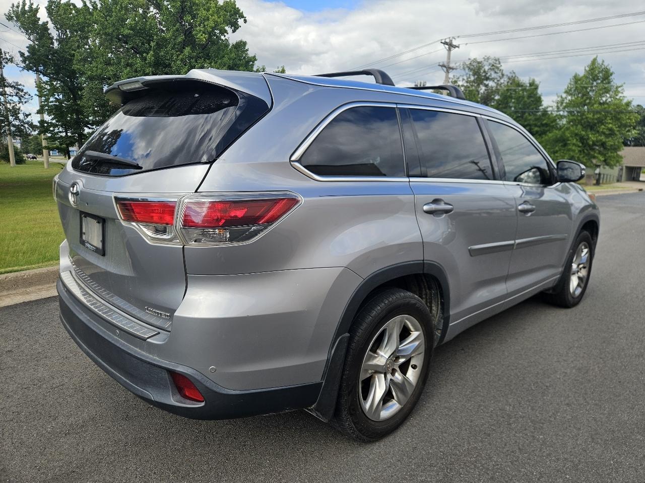 Toyota Highlander FWD 4dr V6 Limited (Natl) 2015