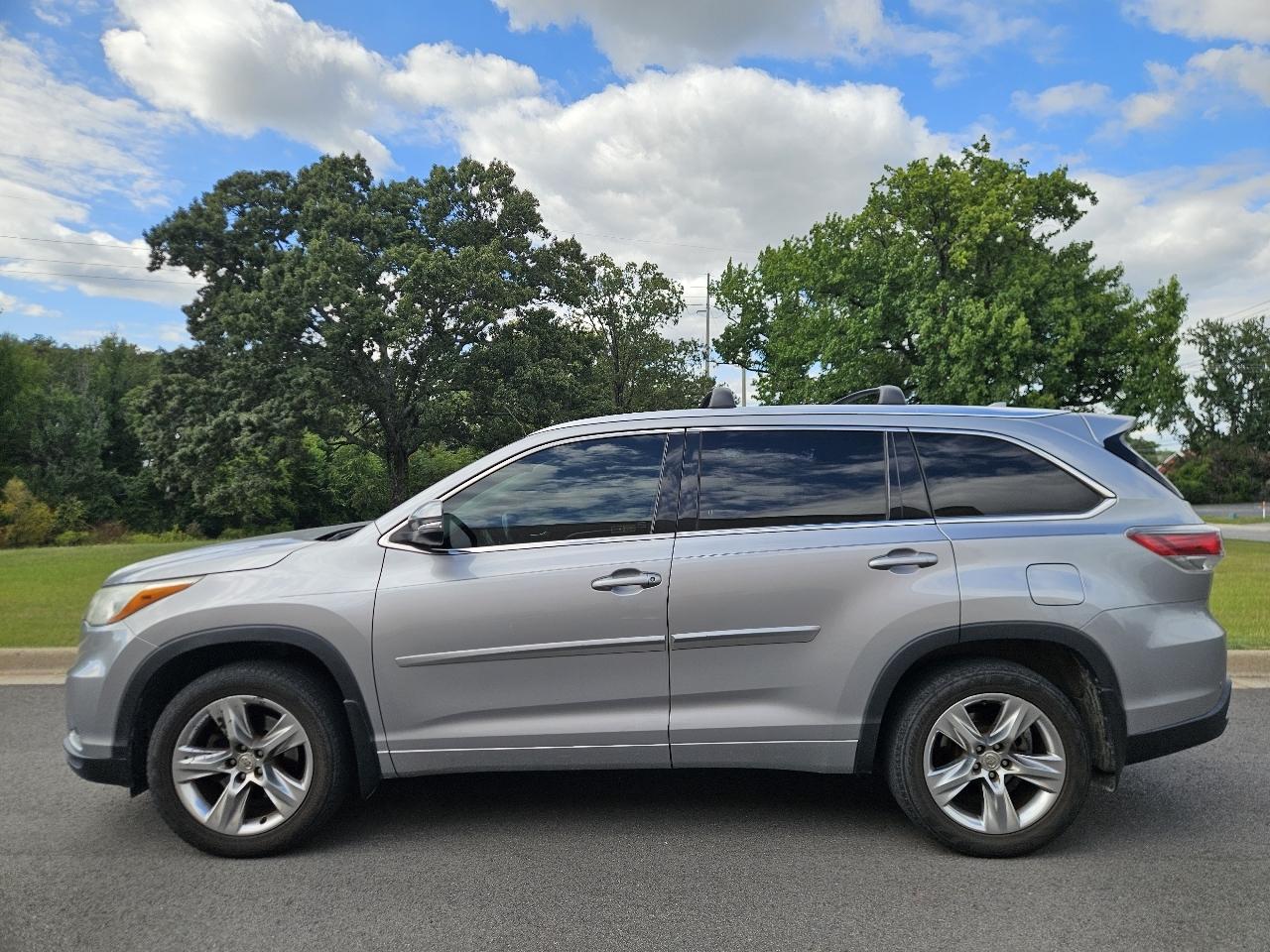 Toyota Highlander FWD 4dr V6 Limited (Natl) 2015