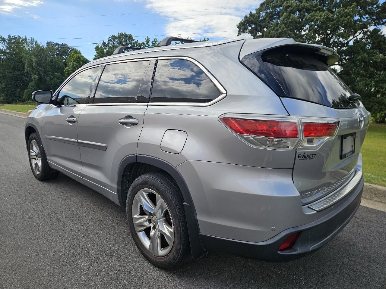 Toyota Highlander FWD 4dr V6 Limited (Natl) 2015
