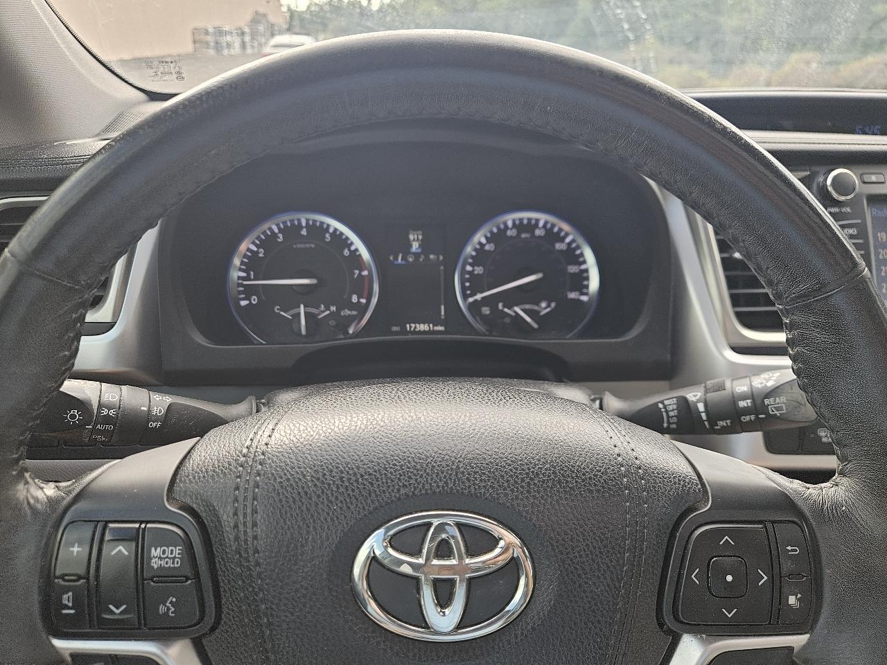 Toyota Highlander FWD 4dr V6 Limited (Natl) 2015