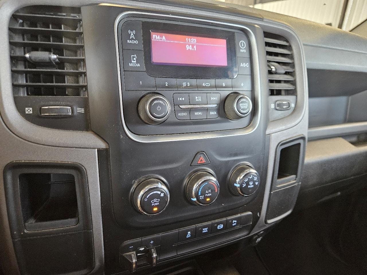RAM 2500 4WD Crew Cab 149" Tradesman 2014