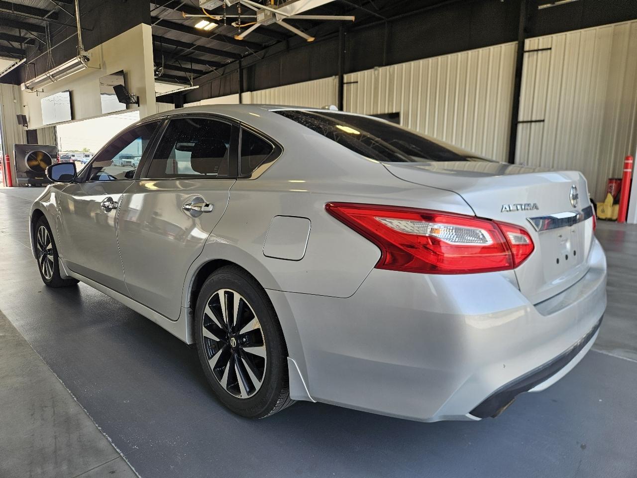 Nissan Altima 2017.5 2.5 SL Sedan 2017