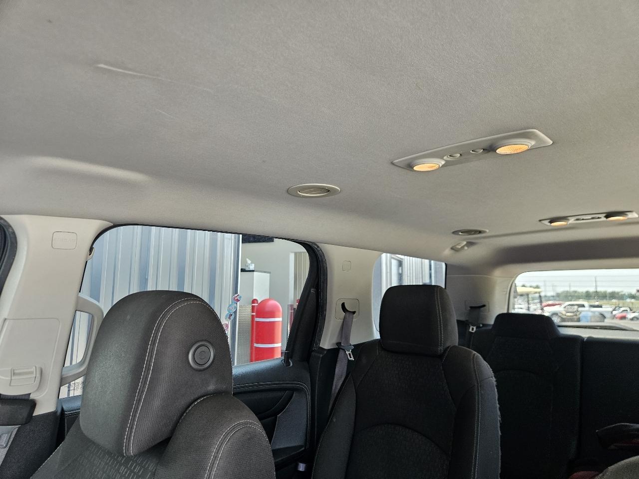 GMC Acadia FWD 4dr SLE w/SLE-2 2015