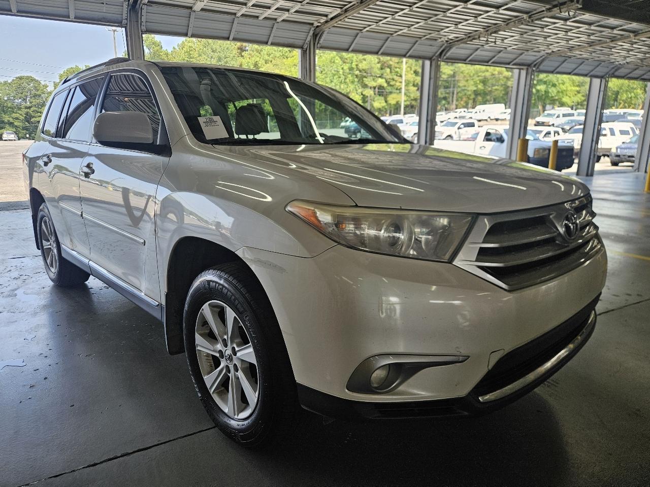 Toyota Highlander FWD 4dr V6 (Natl) 2013
