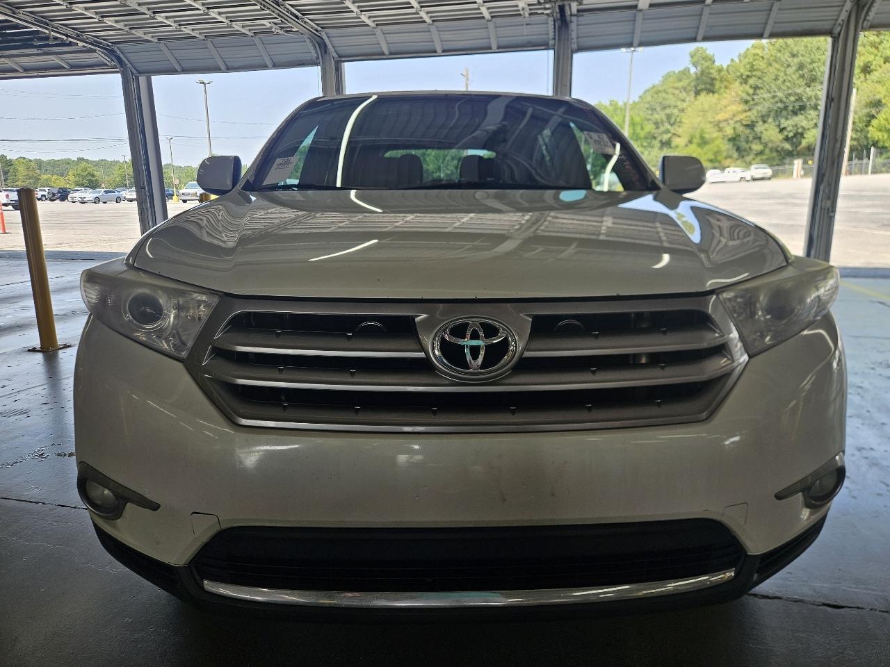 Toyota Highlander FWD 4dr V6 (Natl) 2013