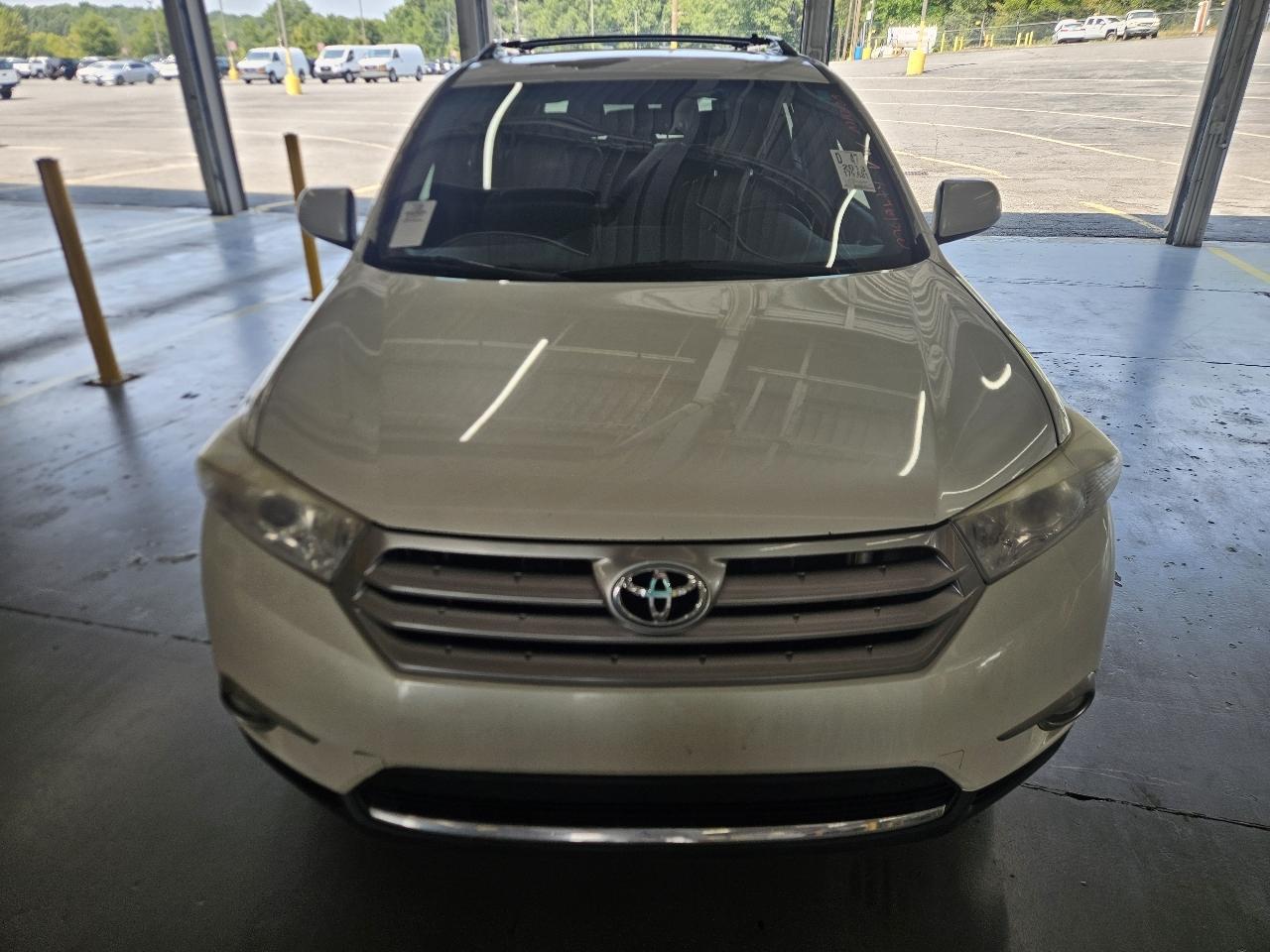 Toyota Highlander FWD 4dr V6 (Natl) 2013