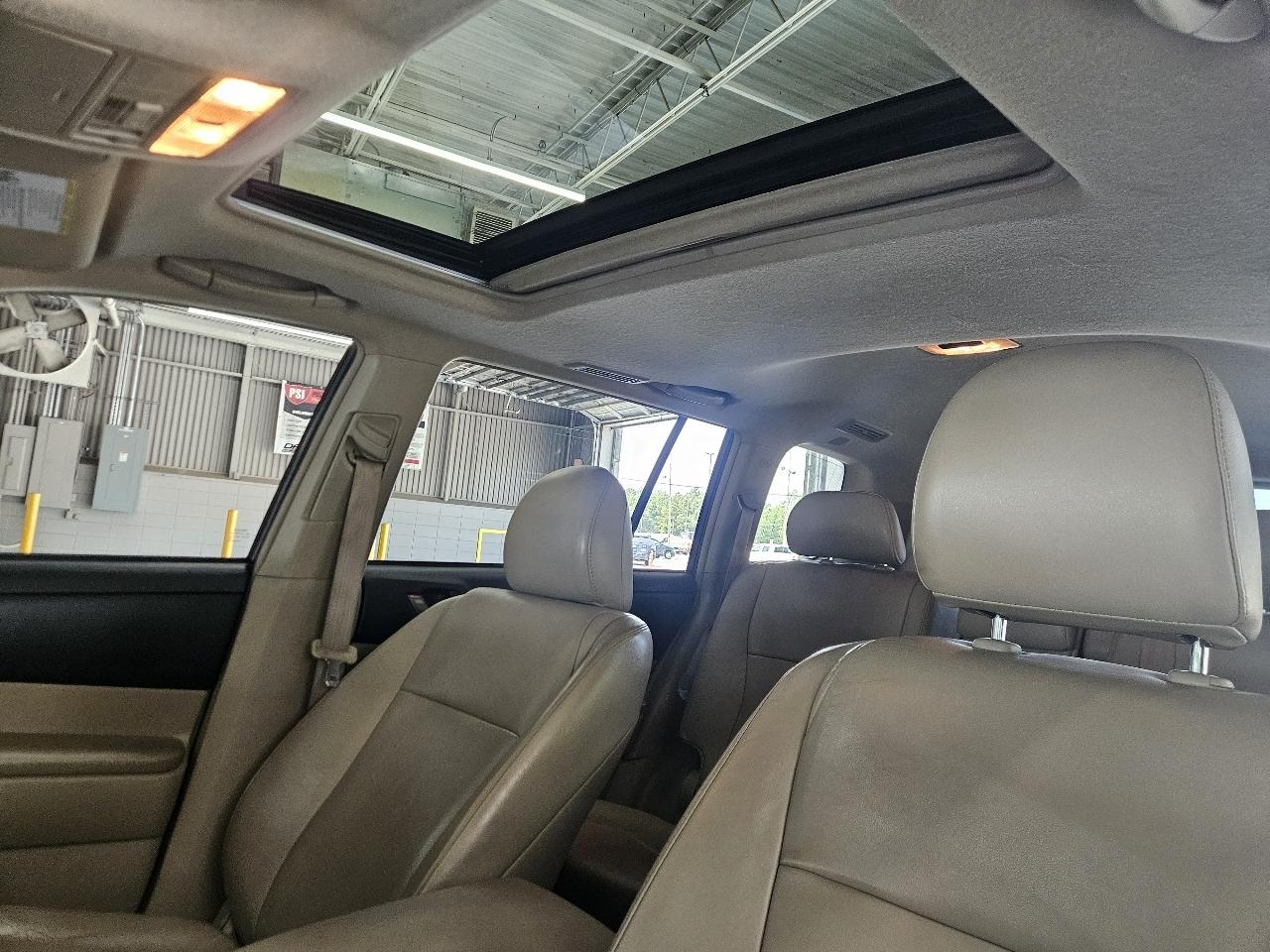 Toyota Highlander FWD 4dr V6 (Natl) 2013