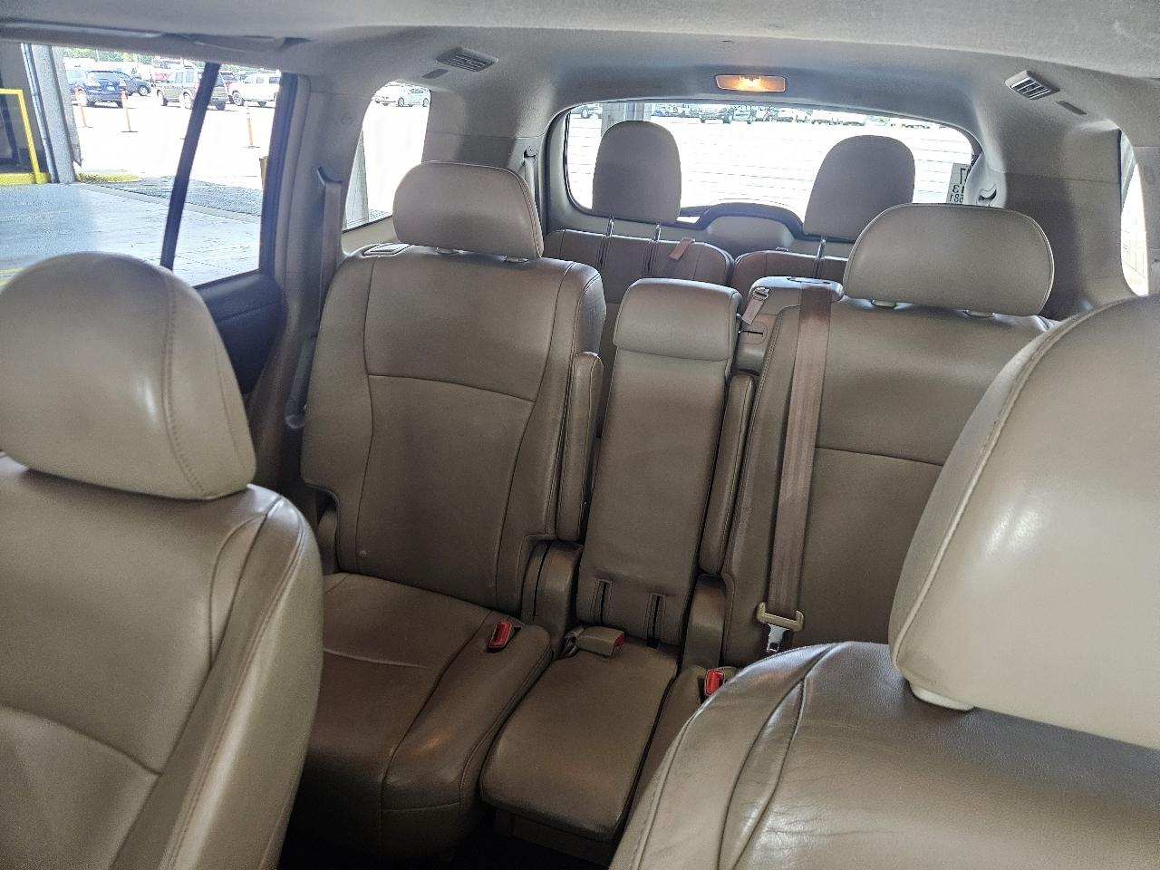 Toyota Highlander FWD 4dr V6 (Natl) 2013