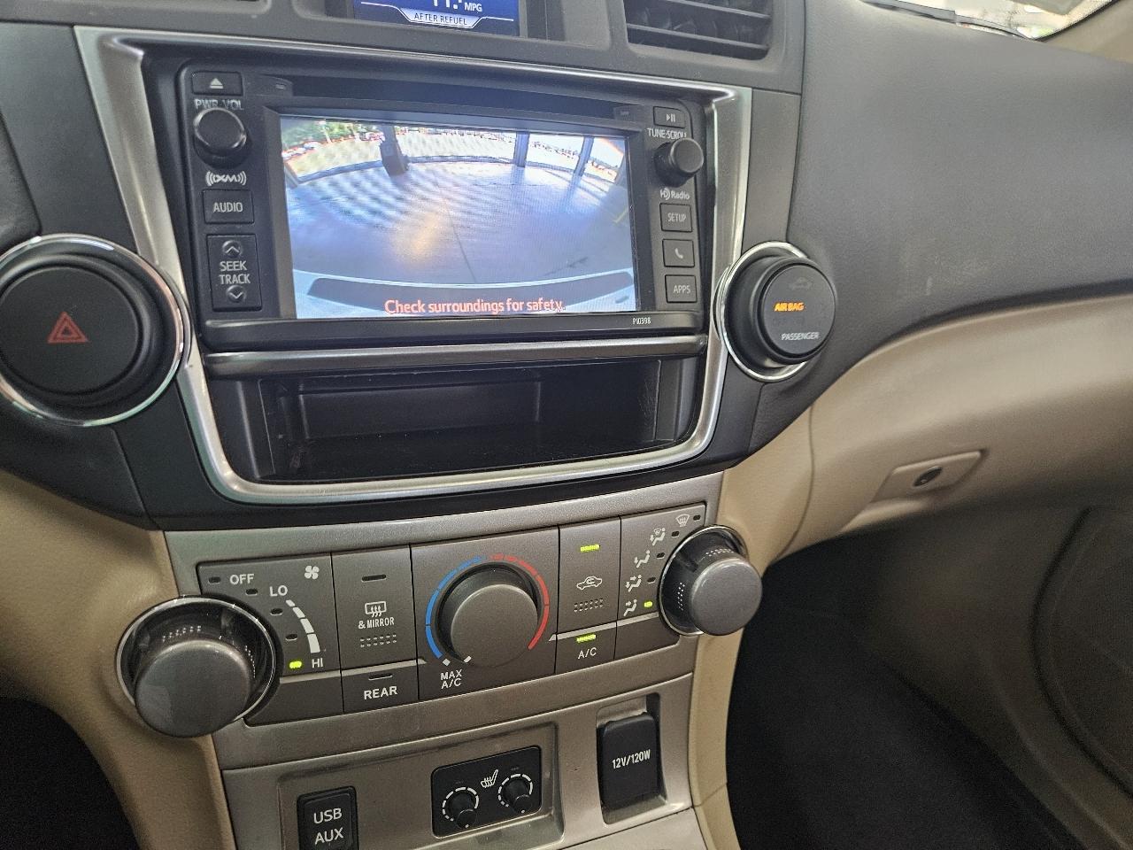 Toyota Highlander FWD 4dr V6 (Natl) 2013