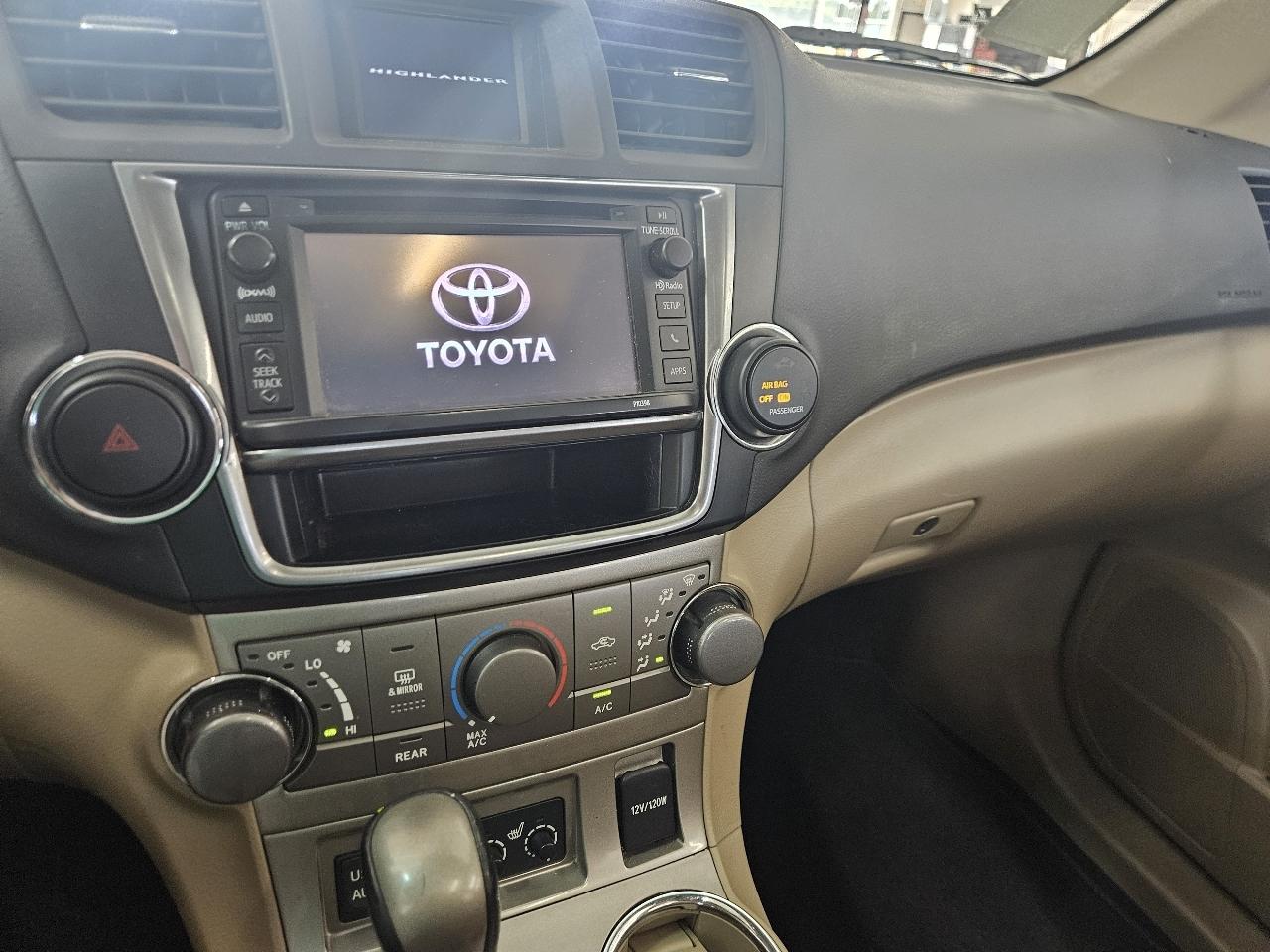 Toyota Highlander FWD 4dr V6 (Natl) 2013