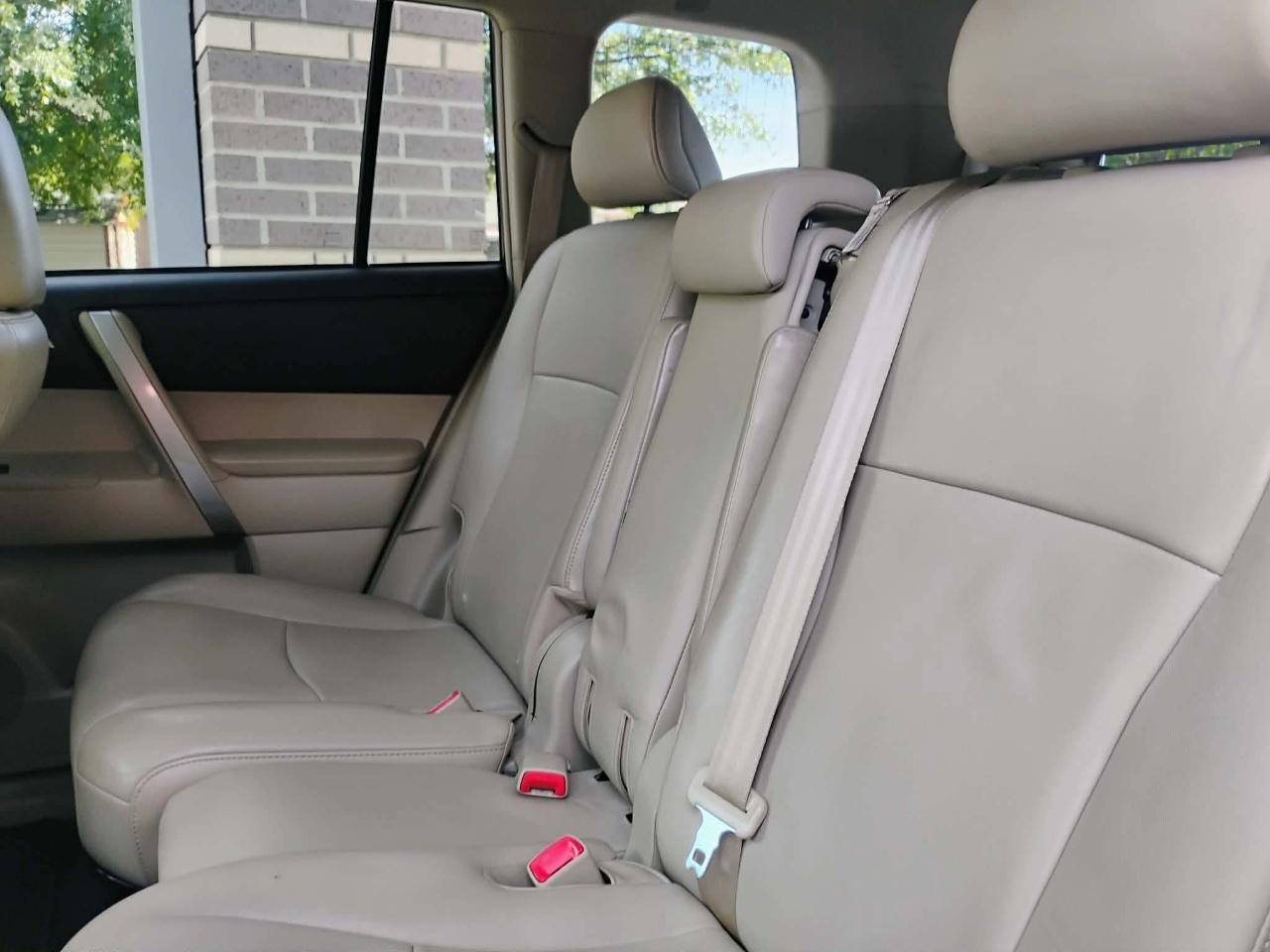 Toyota Highlander FWD 4dr V6 (Natl) 2013