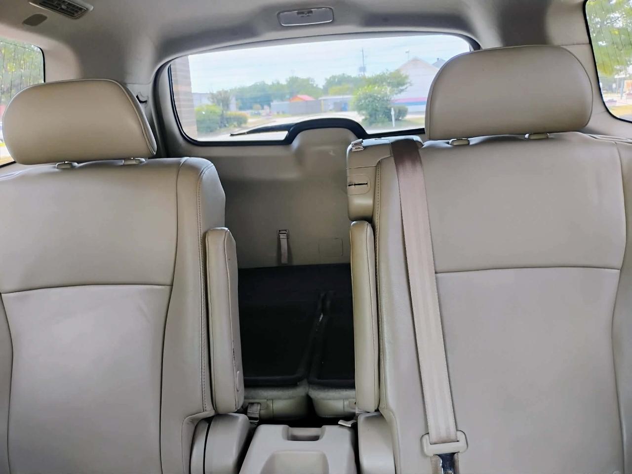Toyota Highlander FWD 4dr V6 (Natl) 2013