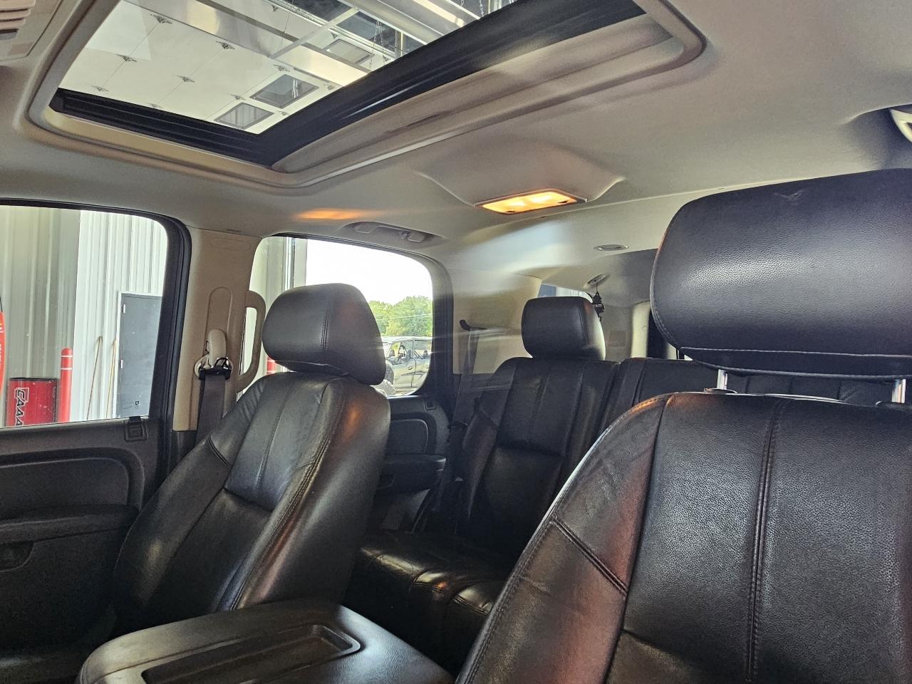 Chevrolet Tahoe 4WD 4dr 1500 LT 2011