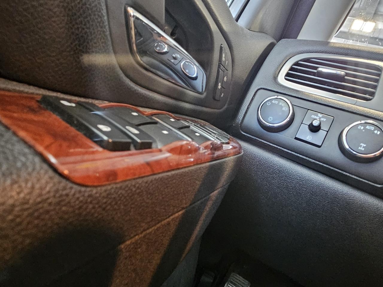 Chevrolet Tahoe 4WD 4dr 1500 LT 2011