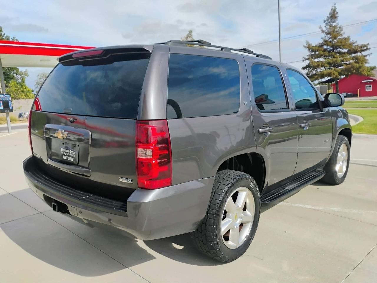 Chevrolet Tahoe 4WD 4dr 1500 LT 2011