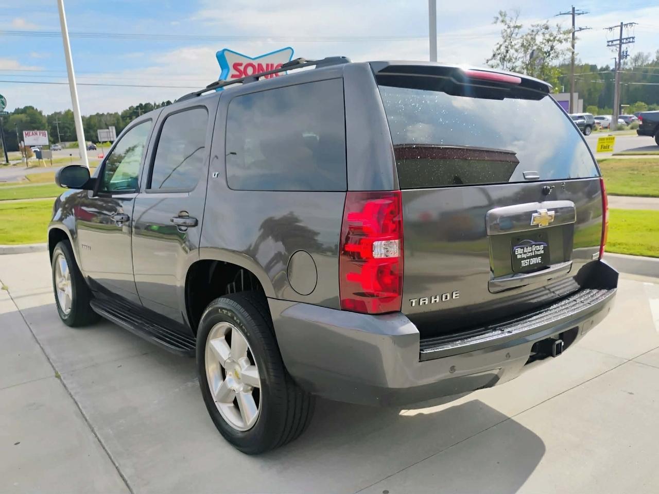 Chevrolet Tahoe 4WD 4dr 1500 LT 2011