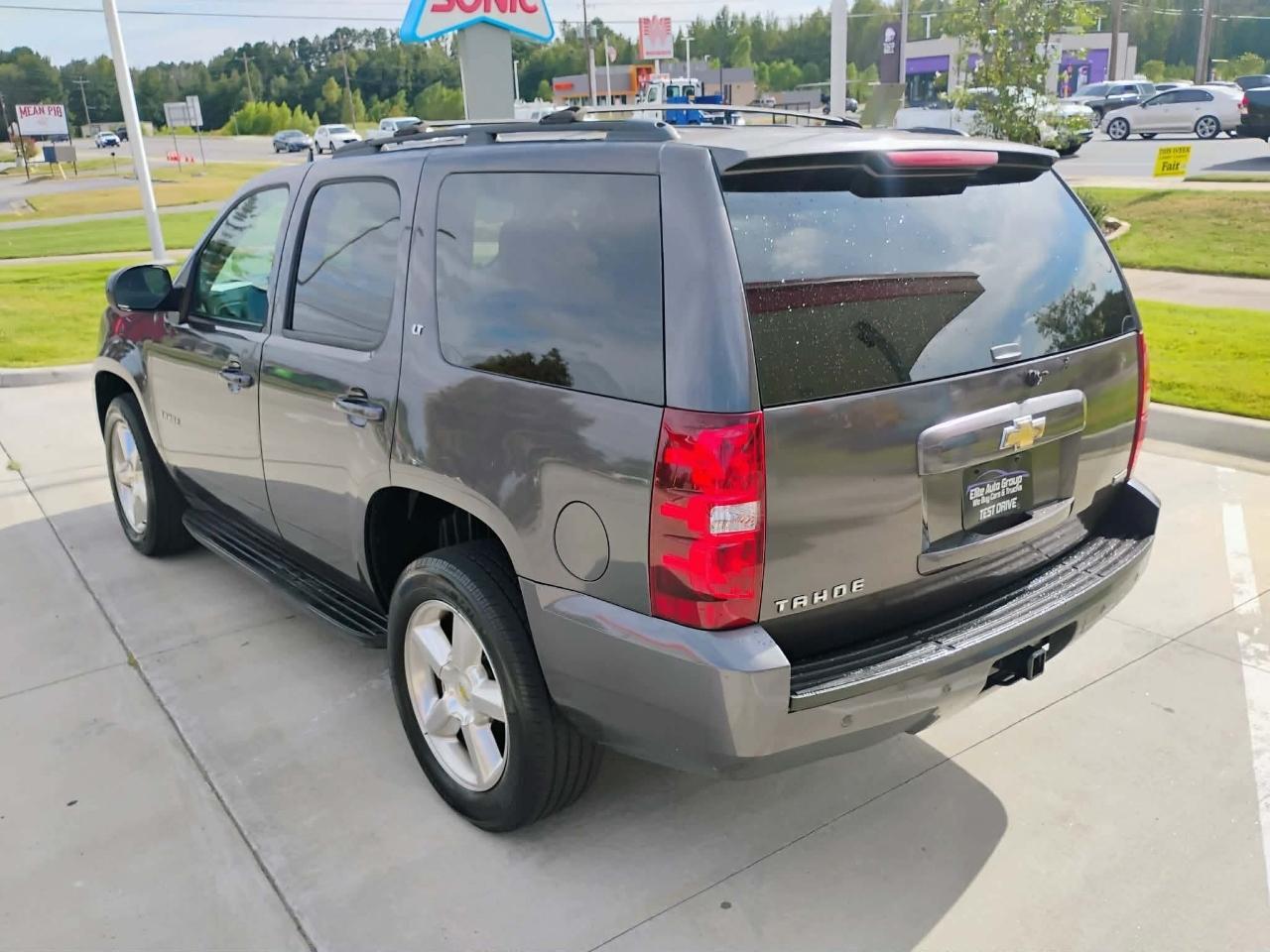 Chevrolet Tahoe 4WD 4dr 1500 LT 2011